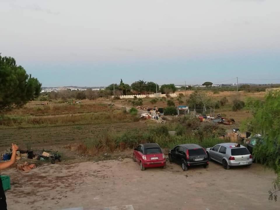 Aree Tende Presso La Casa In Campagna Di Ottavia Hotell Alezio Exteriör bild