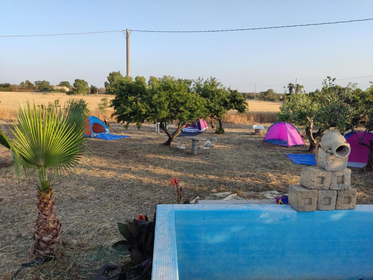 Aree Tende Presso La Casa In Campagna Di Ottavia Hotell Alezio Exteriör bild