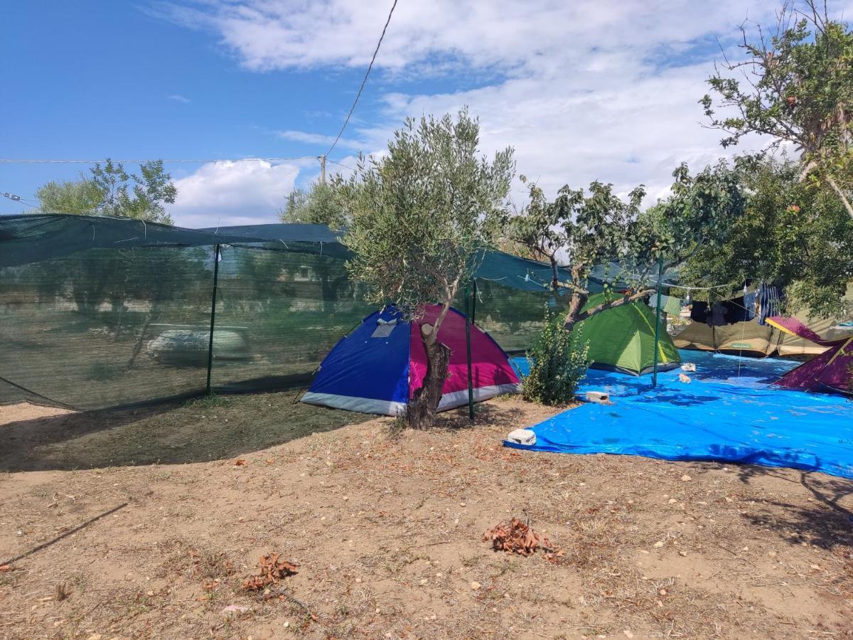 Aree Tende Presso La Casa In Campagna Di Ottavia Hotell Alezio Exteriör bild